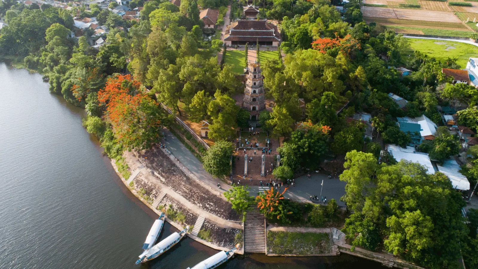 Tp. Hồ Chí Minh (SGN) to Huế (HUI)