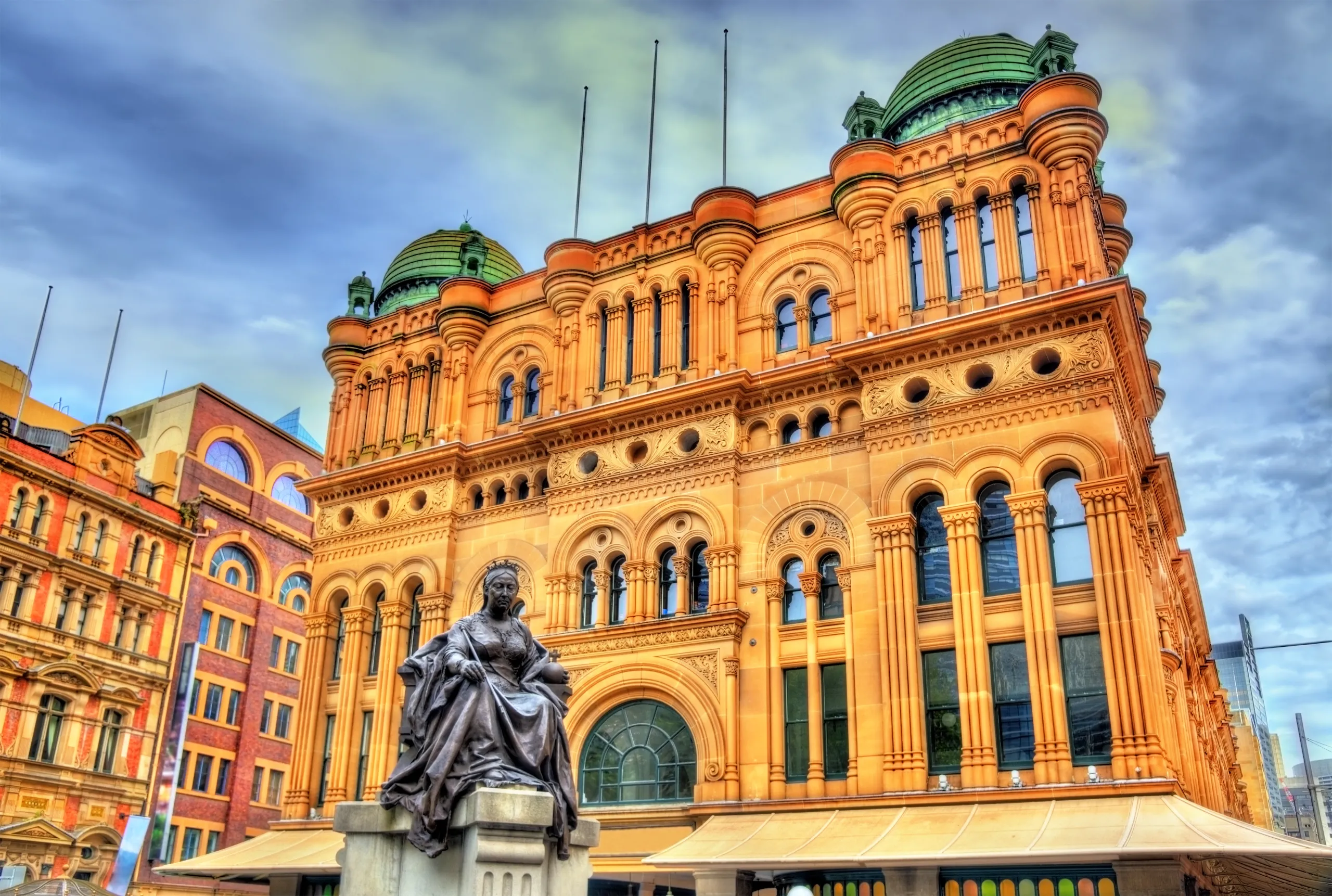 Queen Victoria Building: Có gì để tham quan và mua sắm?